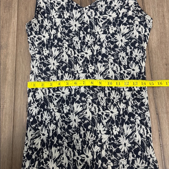 Lauren Ralph Lauren vintage silk‎ Navy and White Floral asymetric Dress - Picture 9 of 10